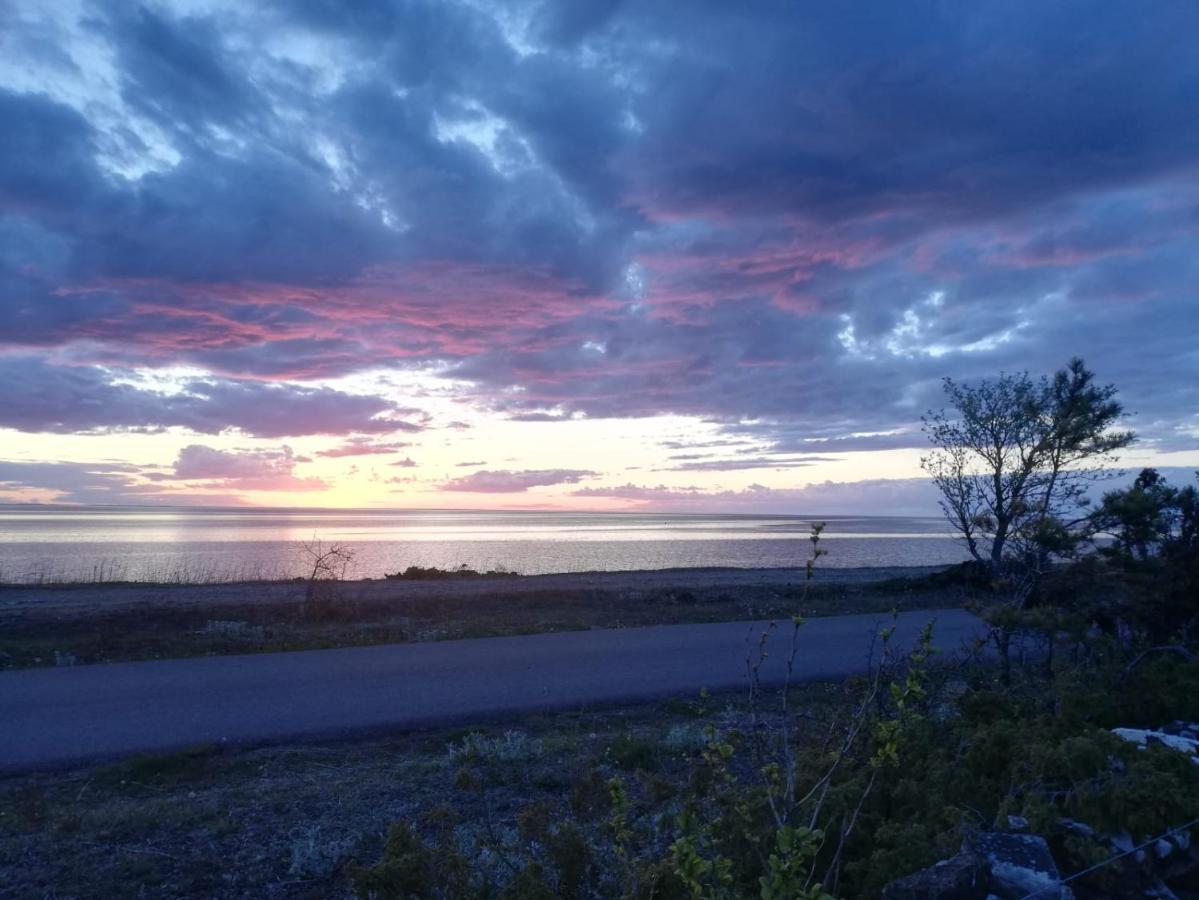 Sjoetorpet - Unikt Boende Vid Havet Pa Norra Oeland! Lottorp Luaran gambar