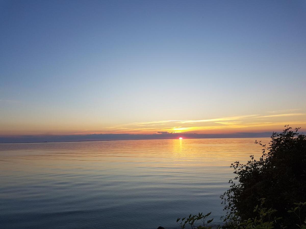 Sjoetorpet - Unikt Boende Vid Havet Pa Norra Oeland! Lottorp Luaran gambar